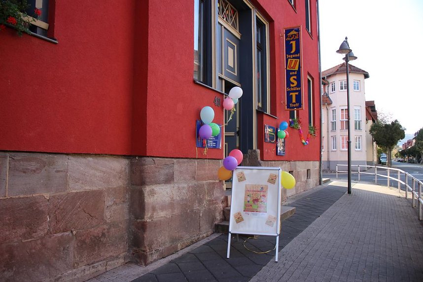 T&uuml;r stand weit offen