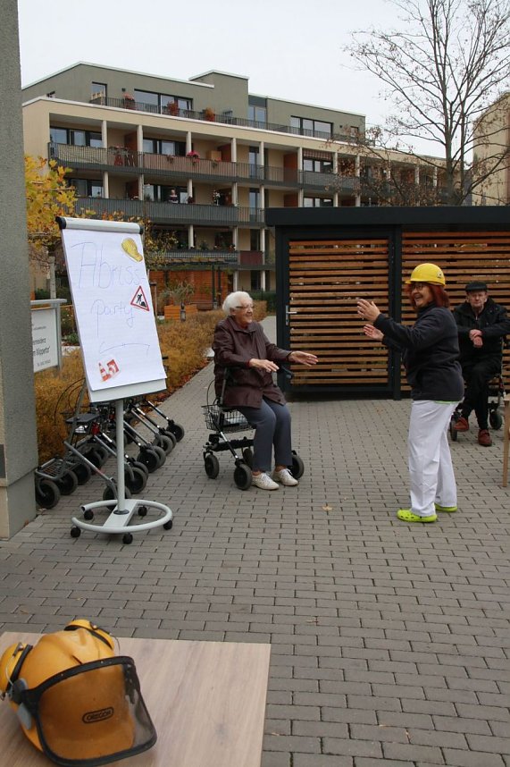 Abrissparty im Pflegeheim