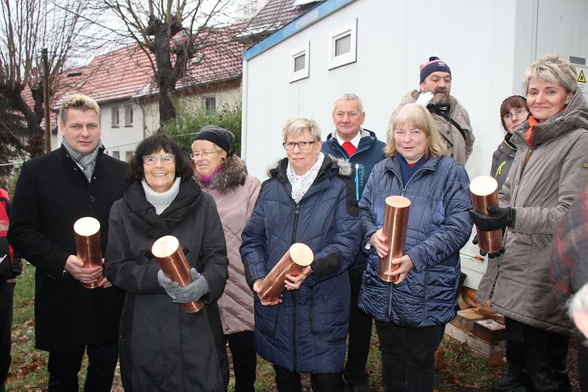 Turmhaube mit Dokumenten best&uuml;ckt