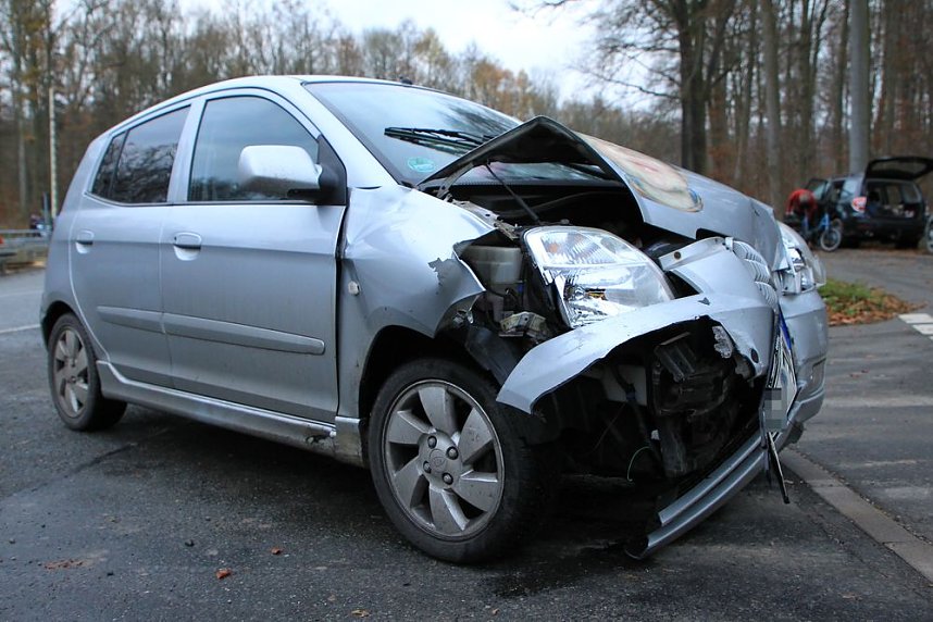 Unfall auf B4 am Bahn&uuml;bergang Gra&szlig;