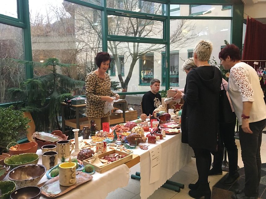 Gro&szlig;er Weihnachtsmarkt in der Talstra&szlig;e
