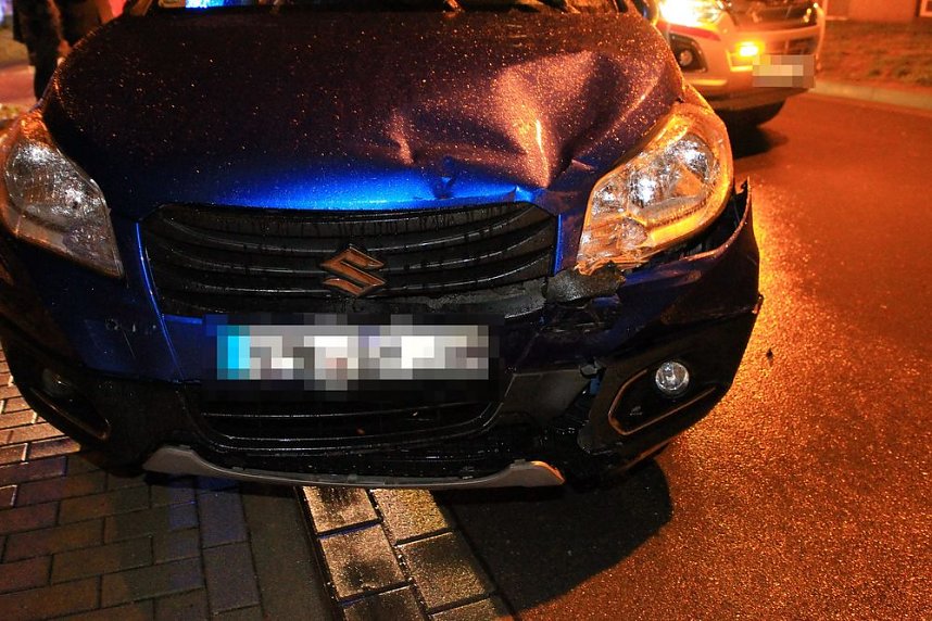 PKW kracht in parkende PKW