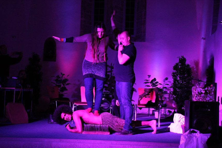 Zu Gunsten des Sole-Schwimmbads Artern