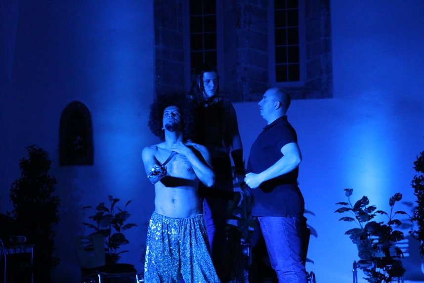 Zu Gunsten des Sole-Schwimmbads Artern