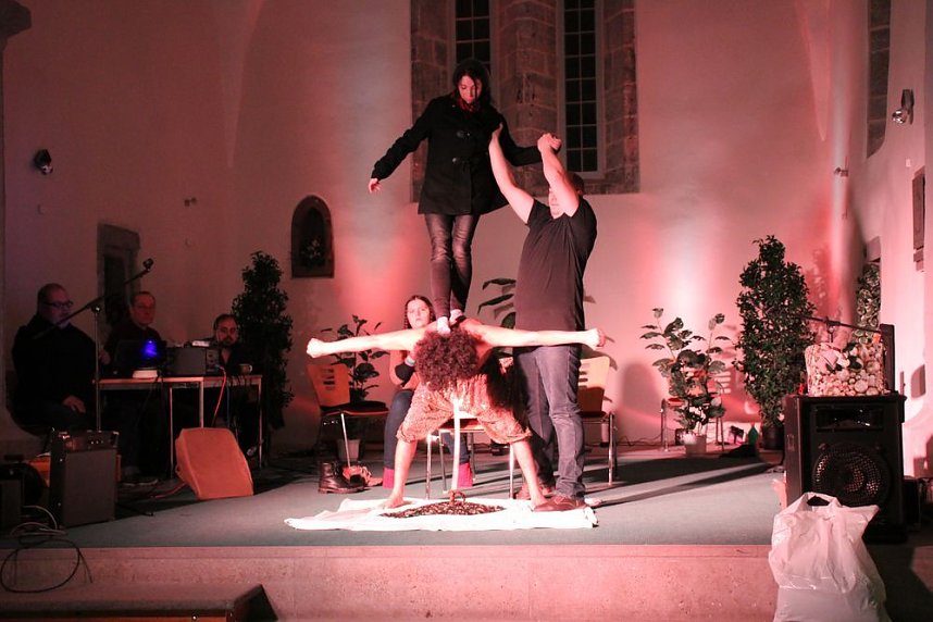 Zu Gunsten des Sole-Schwimmbads Artern