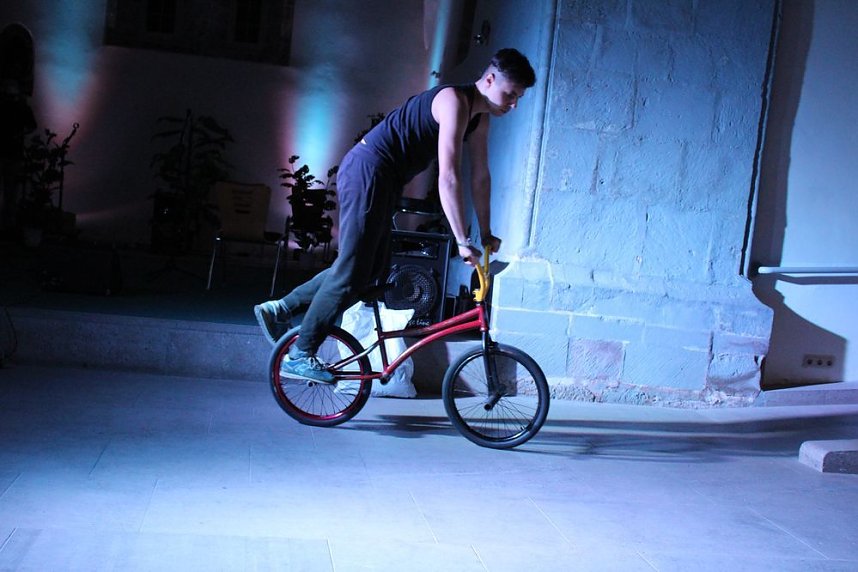 Zu Gunsten des Sole-Schwimmbads Artern