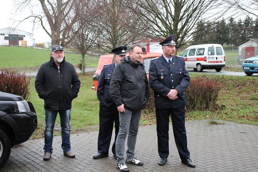 Feuerwehrfahrzeuge &uuml;bergeben