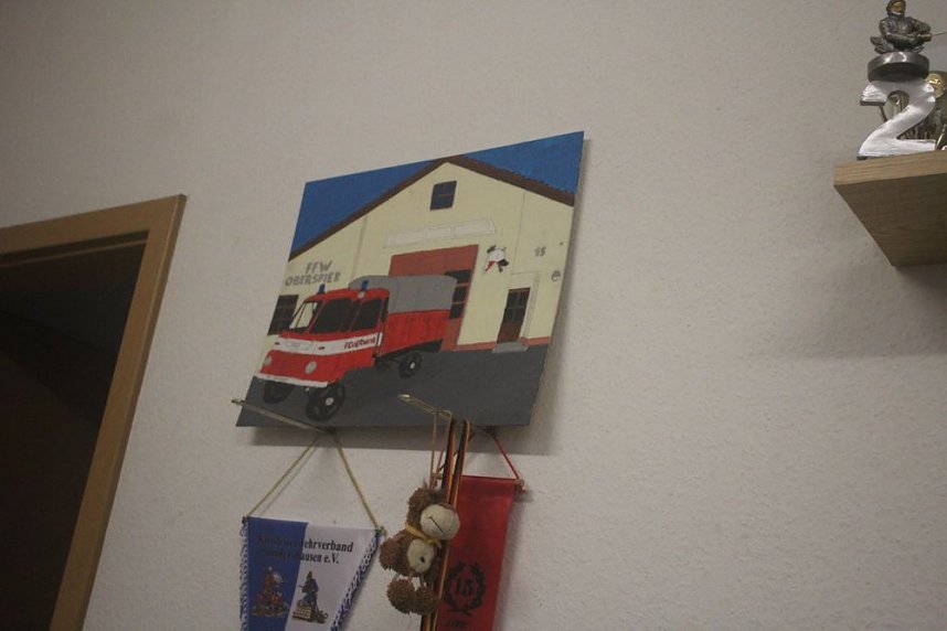 Feuerwehrfahrzeuge &uuml;bergeben