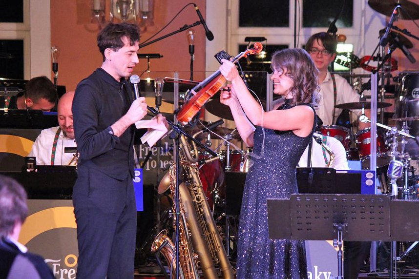 Wieder stehende Ovationen im Achteckhaus