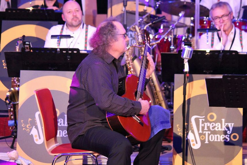 Wieder stehende Ovationen im Achteckhaus