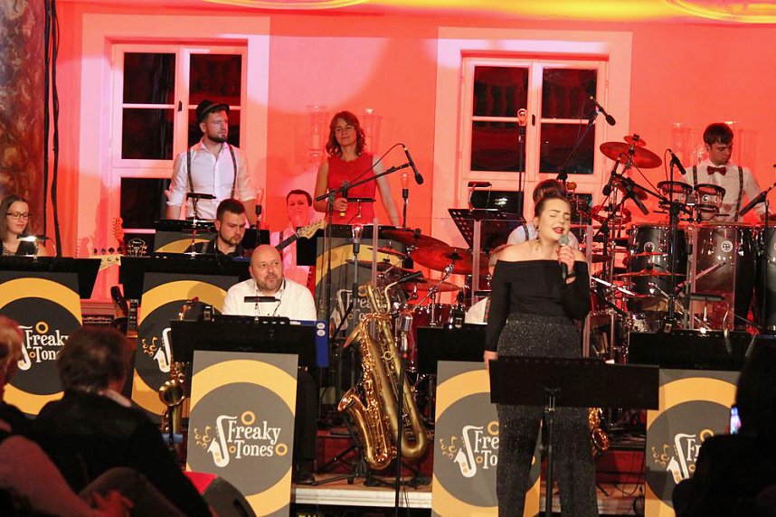 Wieder stehende Ovationen im Achteckhaus