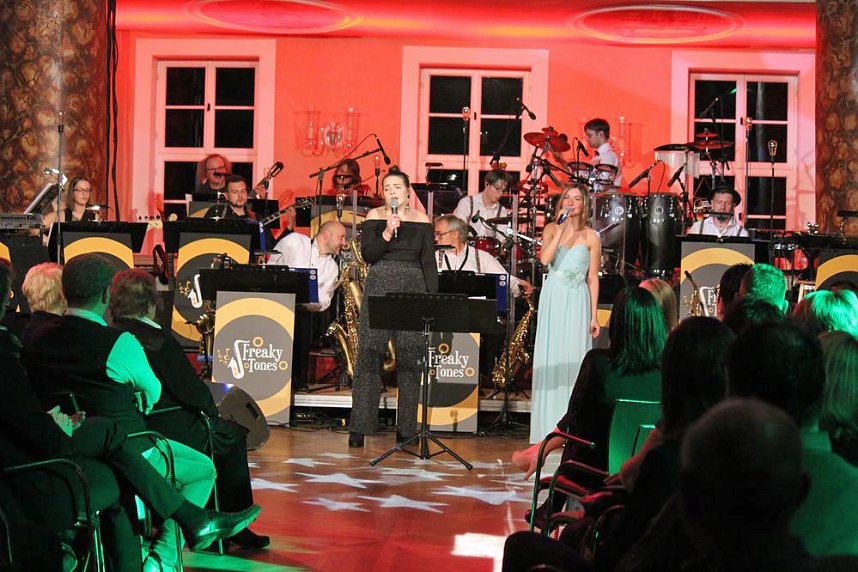 Wieder stehende Ovationen im Achteckhaus