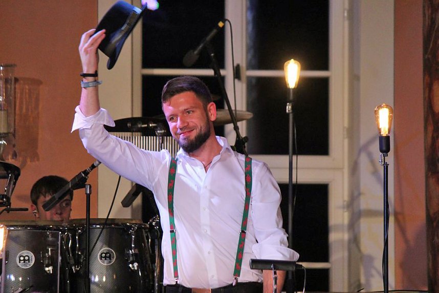 Wieder stehende Ovationen im Achteckhaus