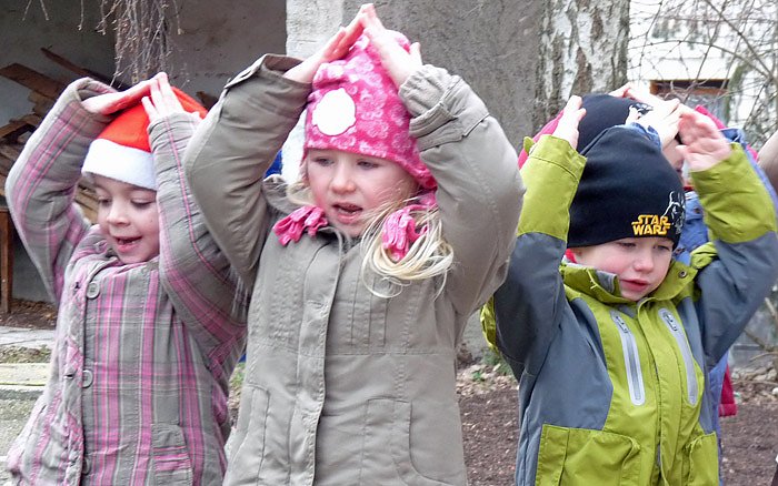 B&uuml;rgermeister mit Gutscheinen unterwegs