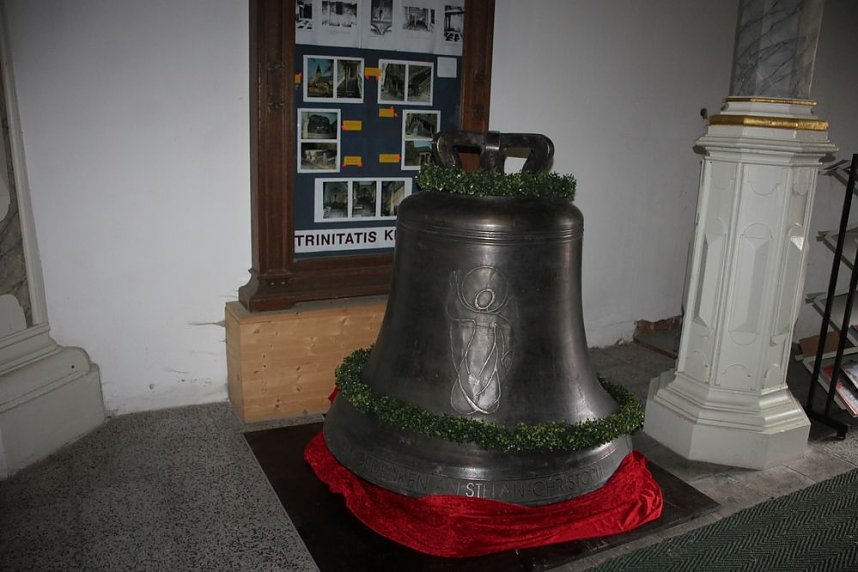 Die erste Glocke f&uuml;r Trinitatiskirche in der Stadt