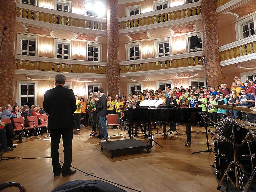 Thuringia Cantat & The String Company im Konzert