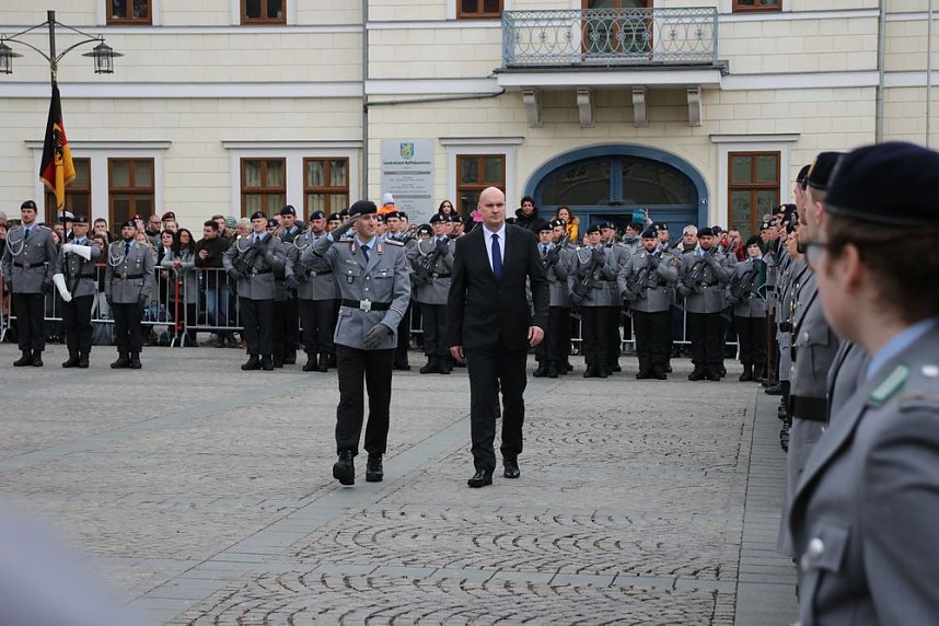 Vereidigung auf dem Markt