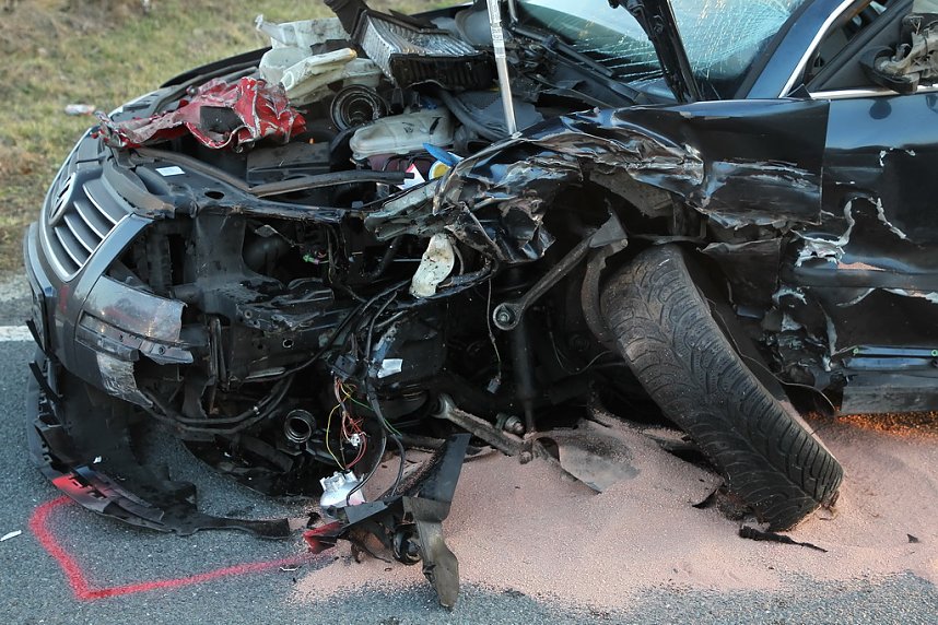 Sechs Menschen bei Unfall verletzt