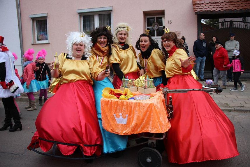 Narrenkappen flogen durch die Luft