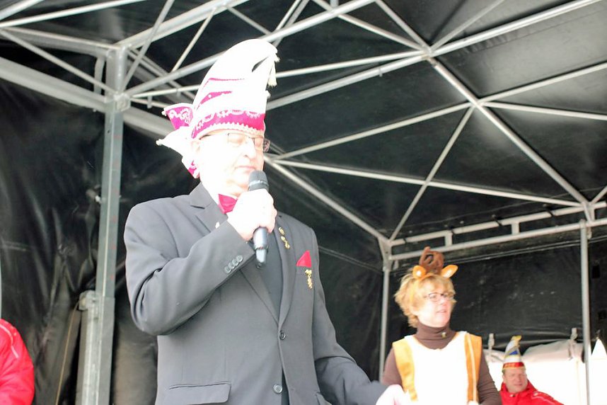 Rosenmontagsumzug nass gemacht