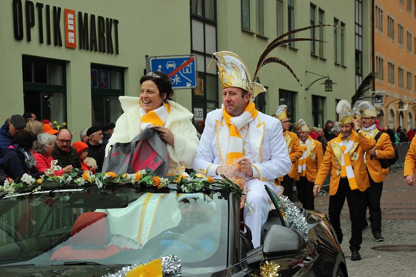 Rosenmontagsumzug nass gemacht