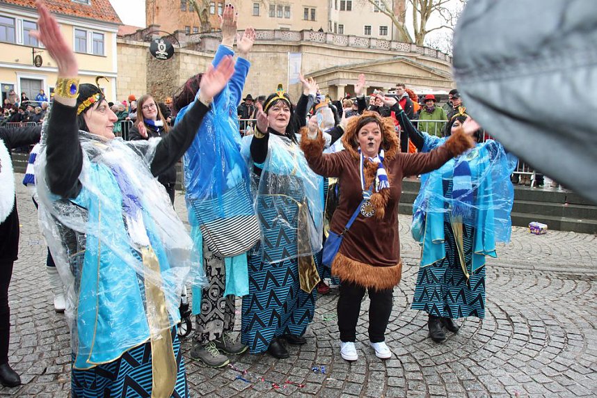 Rosenmontagsumzug nass gemacht