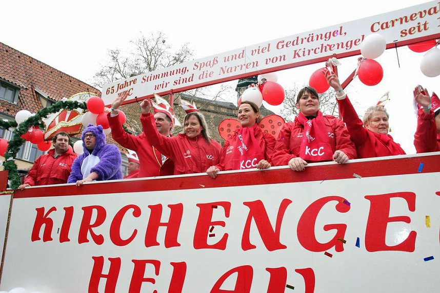 Rosenmontagsumzug nass gemacht