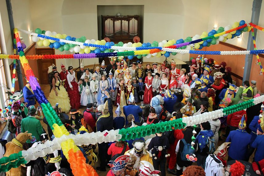 Rosenmontagsumzug nass gemacht