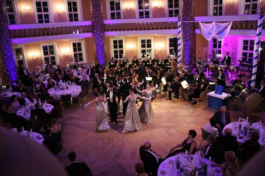 Venezianischer Maskenball