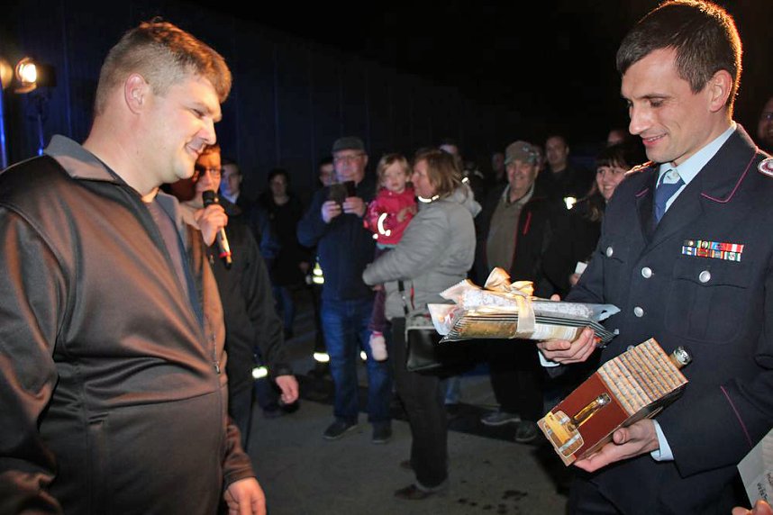 Freiwillige Feuerwehr pr&auml;sentierte HLF20