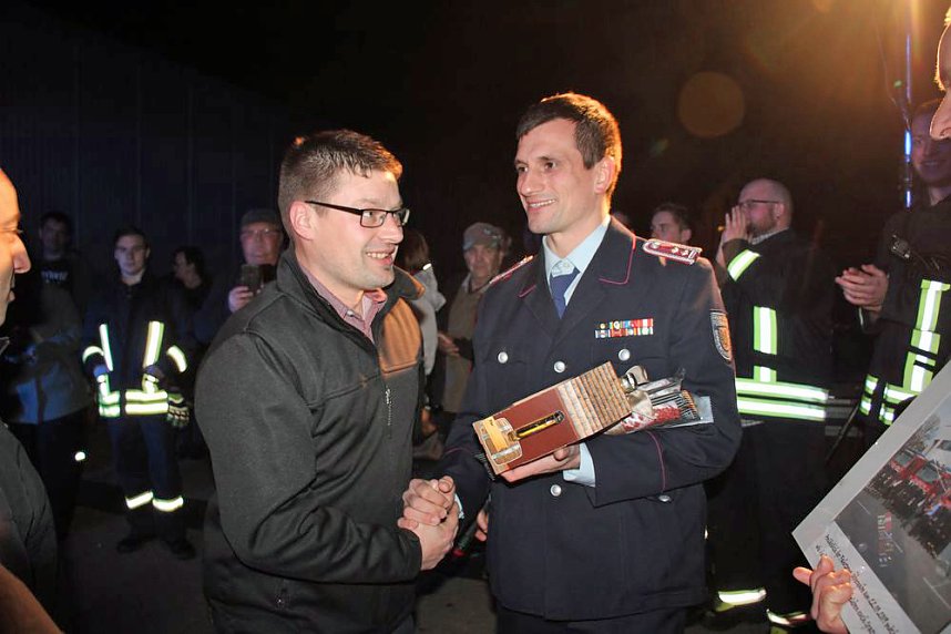 Freiwillige Feuerwehr pr&auml;sentierte HLF20