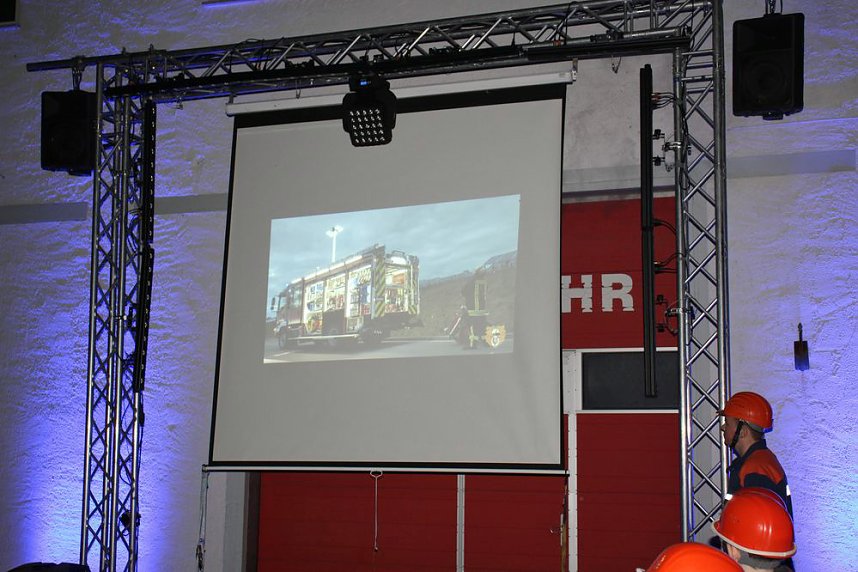 Freiwillige Feuerwehr pr&auml;sentierte HLF20