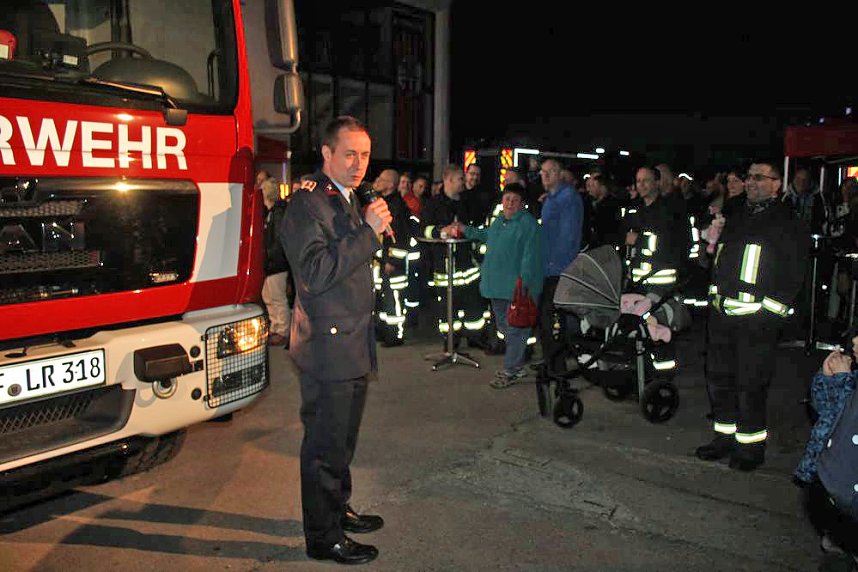 Freiwillige Feuerwehr pr&auml;sentierte HLF20