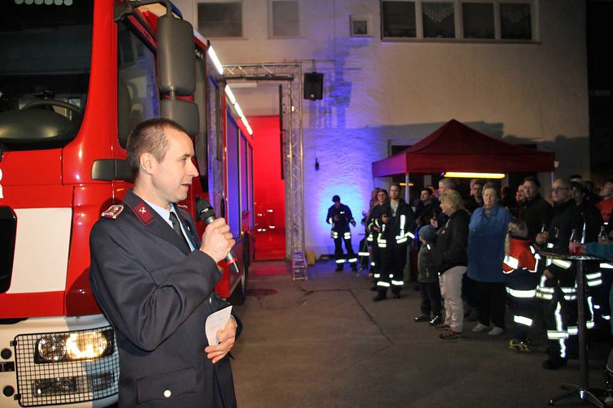 Freiwillige Feuerwehr pr&auml;sentierte HLF20