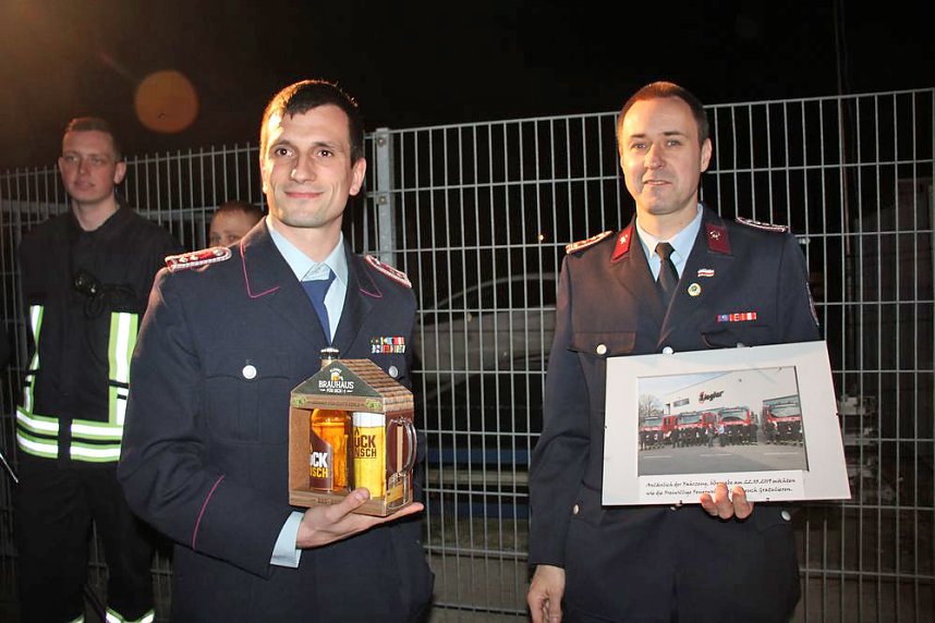 Freiwillige Feuerwehr pr&auml;sentierte HLF20