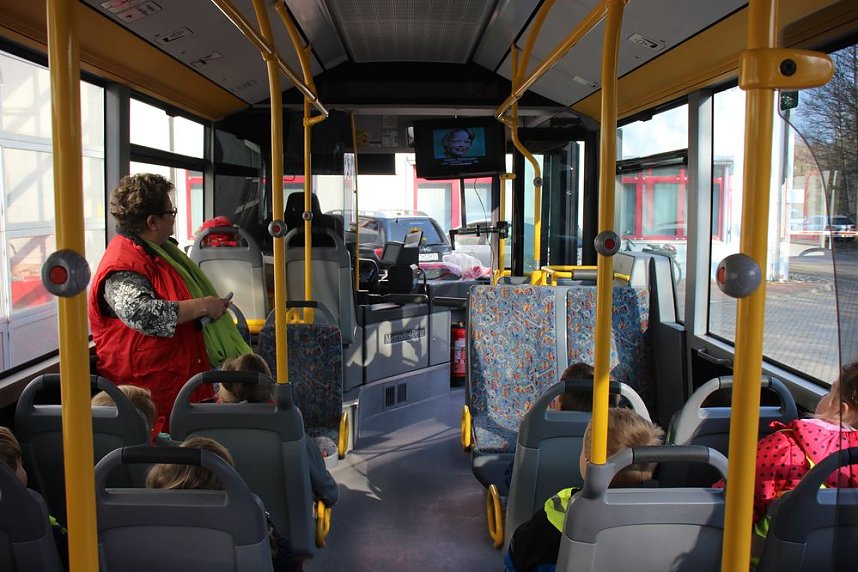 Busschule f&uuml;r Vorschulkinder durchgef&uuml;hrt