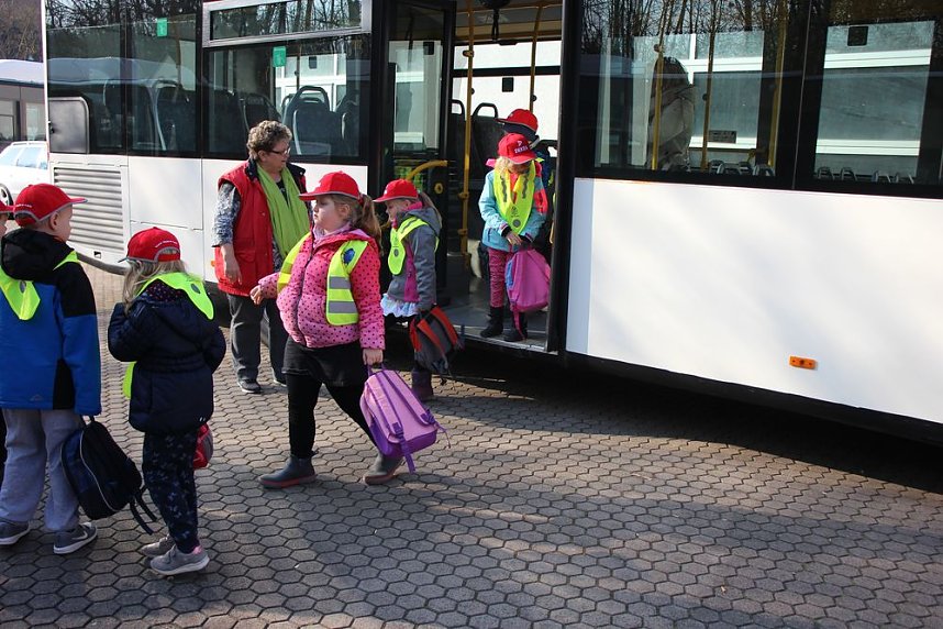 Busschule f&uuml;r Vorschulkinder durchgef&uuml;hrt