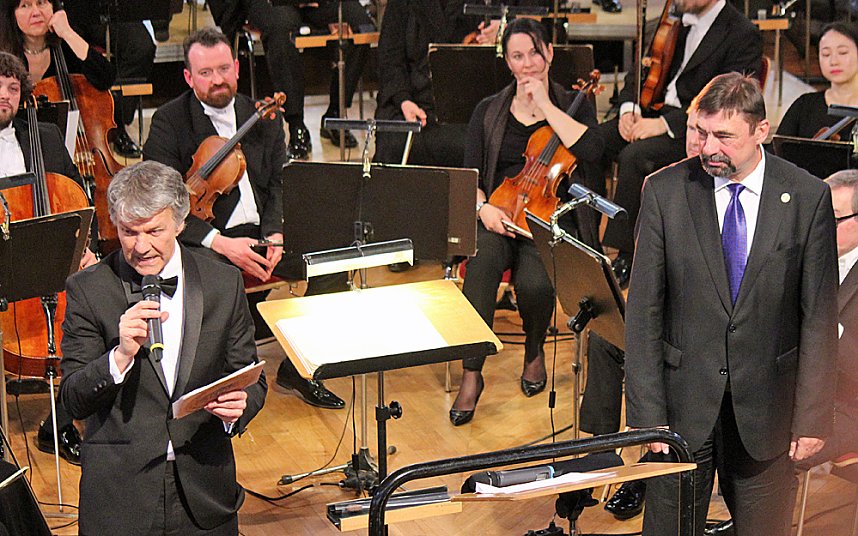 Zum Ehrenmitglied ernannt