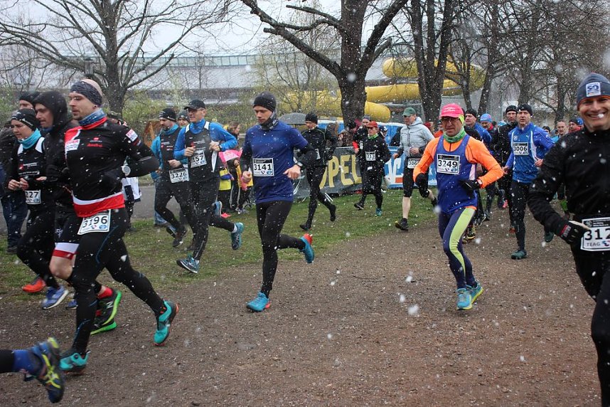 Schnee und K&auml;lte beim Kyffh&auml;usder Berglauf