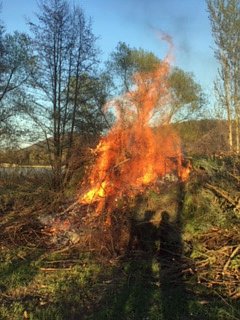Osterfeuer am Bebraer Teich