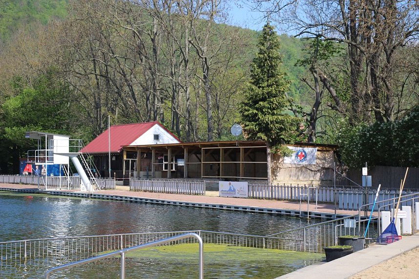 Anbaden am Bebraer Teich
