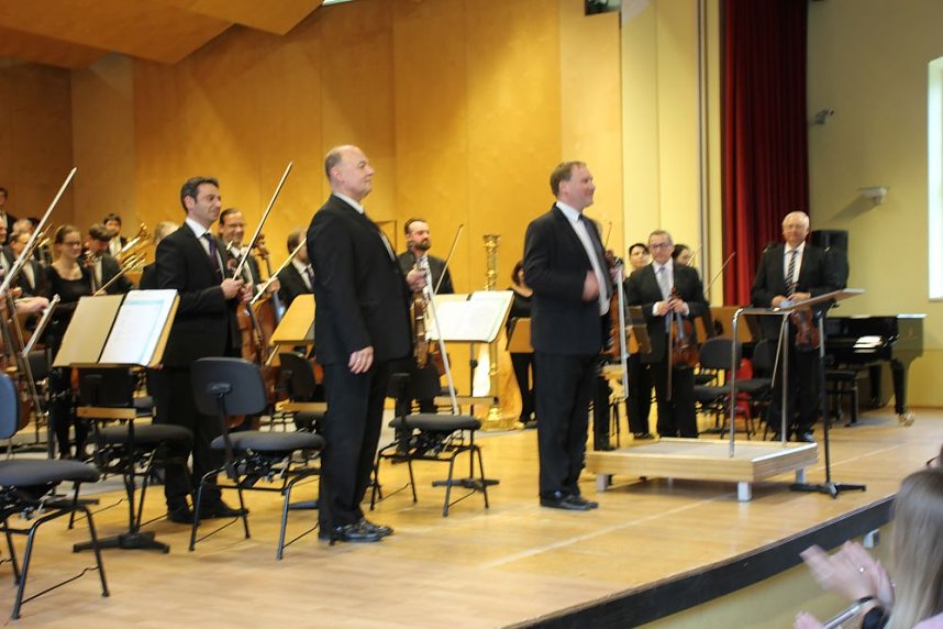 "Vergn&uuml;gliche Reise" beim 20. Mieterkonzert