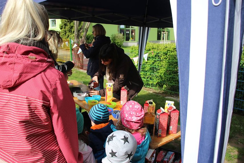 Kitas feiern Mittelalterfest
