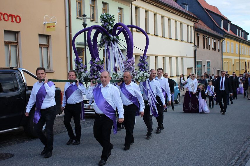 27. Fliederfest er&ouml;ffnet - Verabschiedung Fliederk&ouml;nigin