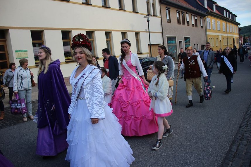 27. Fliederfest er&ouml;ffnet - Verabschiedung Fliederk&ouml;nigin