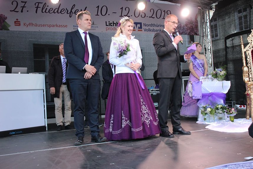 27. Fliederfest er&ouml;ffnet - Verabschiedung Fliederk&ouml;nigin
