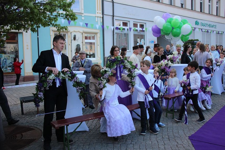 27. Fliederfest er&ouml;ffnet - Verabschiedung Fliederk&ouml;nigin
