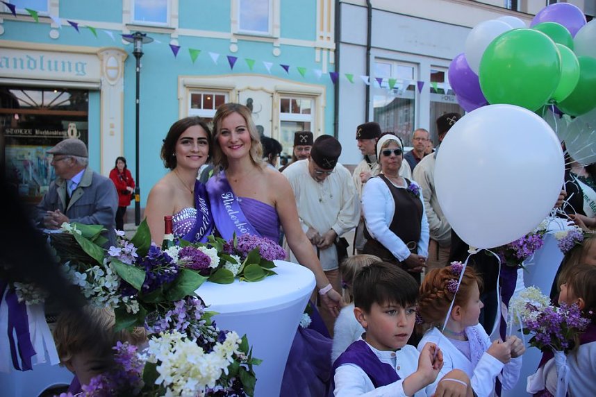 27. Fliederfest er&ouml;ffnet - Verabschiedung Fliederk&ouml;nigin