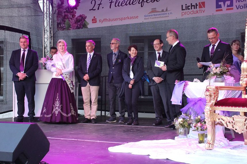 27. Fliederfest er&ouml;ffnet - Verabschiedung Fliederk&ouml;nigin