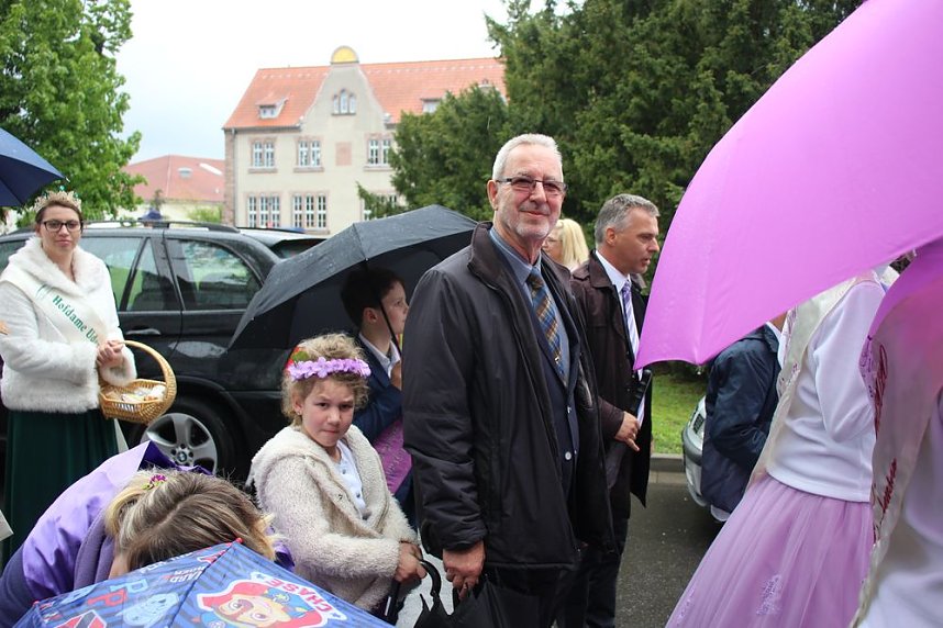Fliederparade mit Schirm